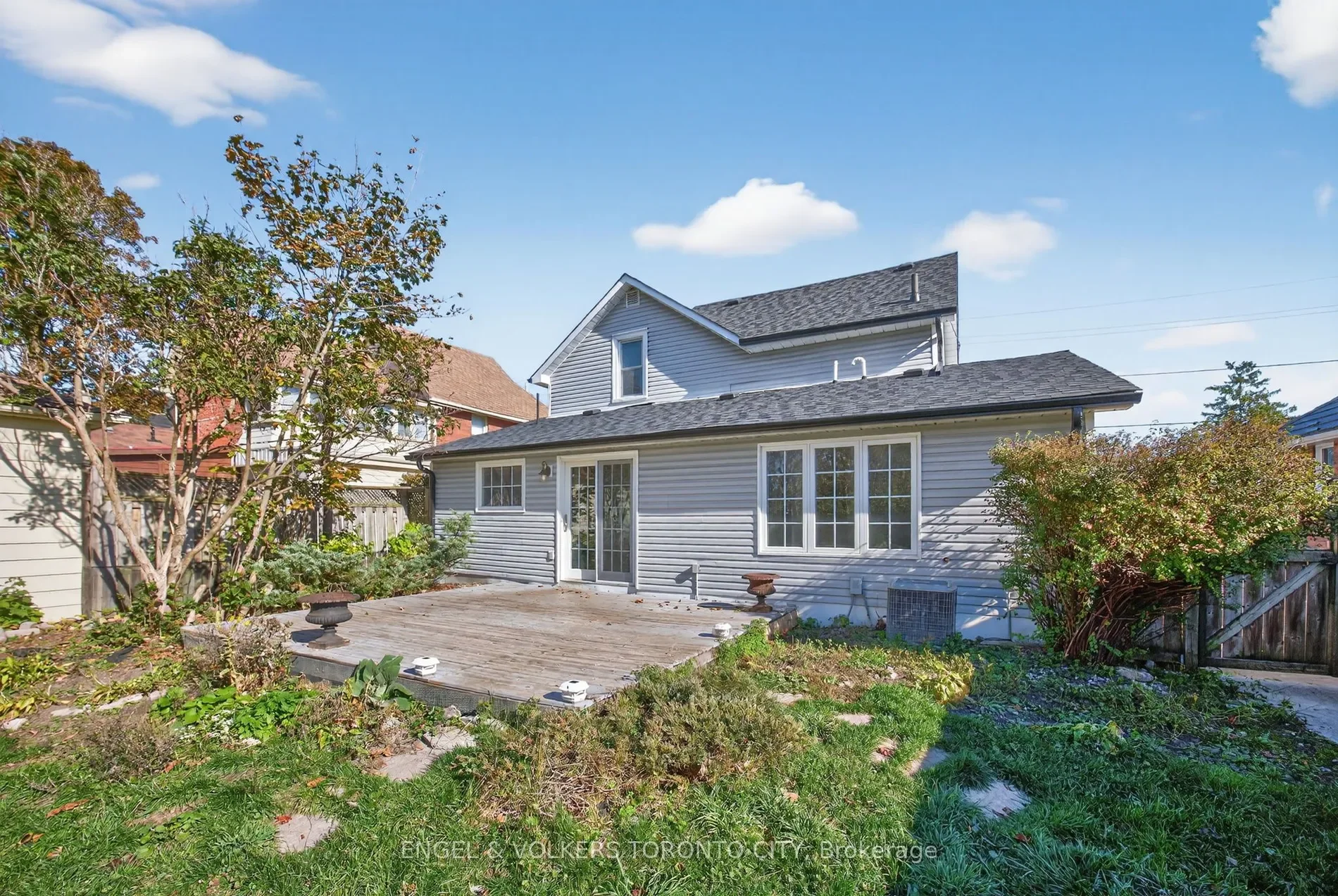 Exterior photo 10