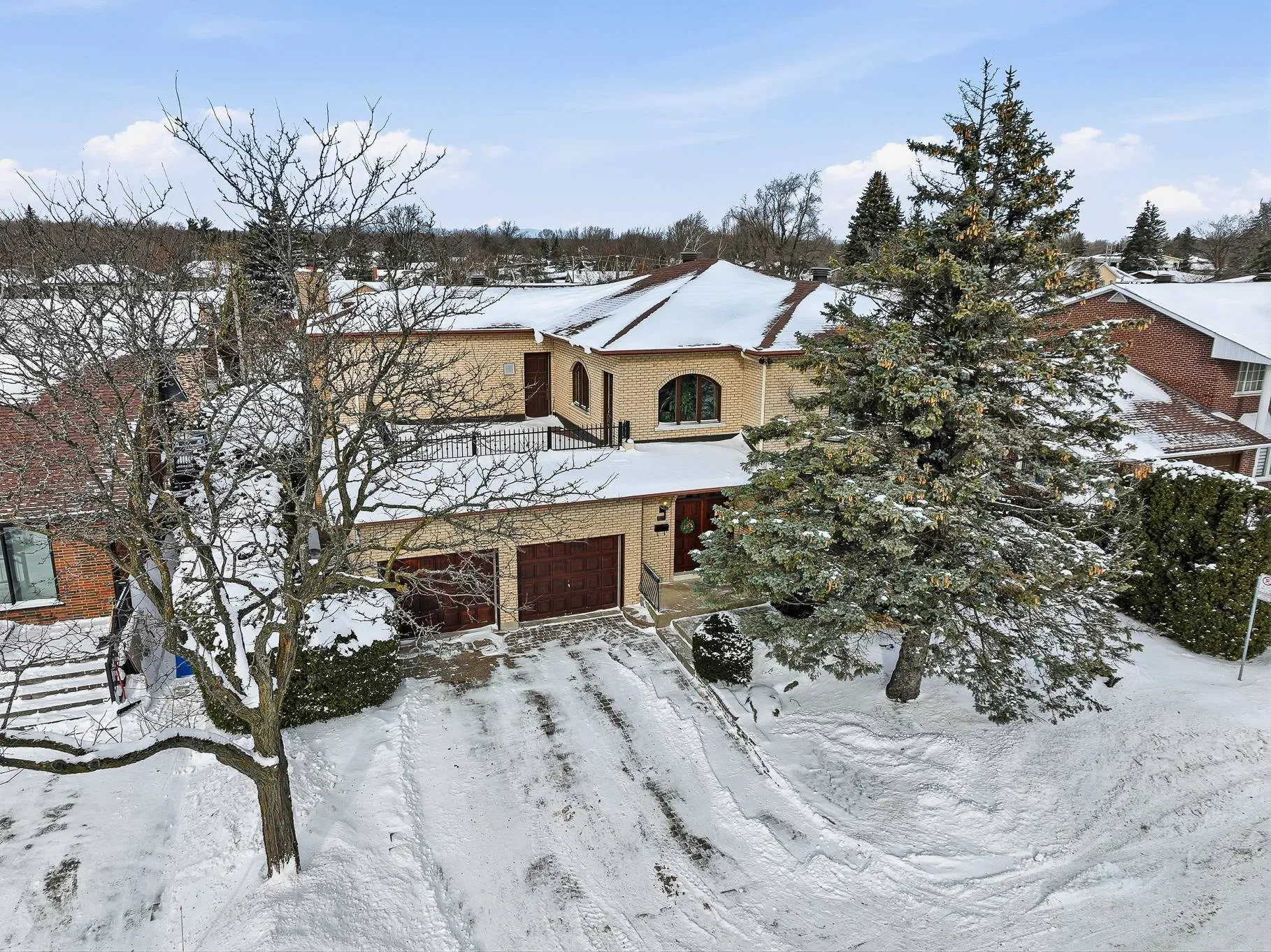 Exterior photo 3