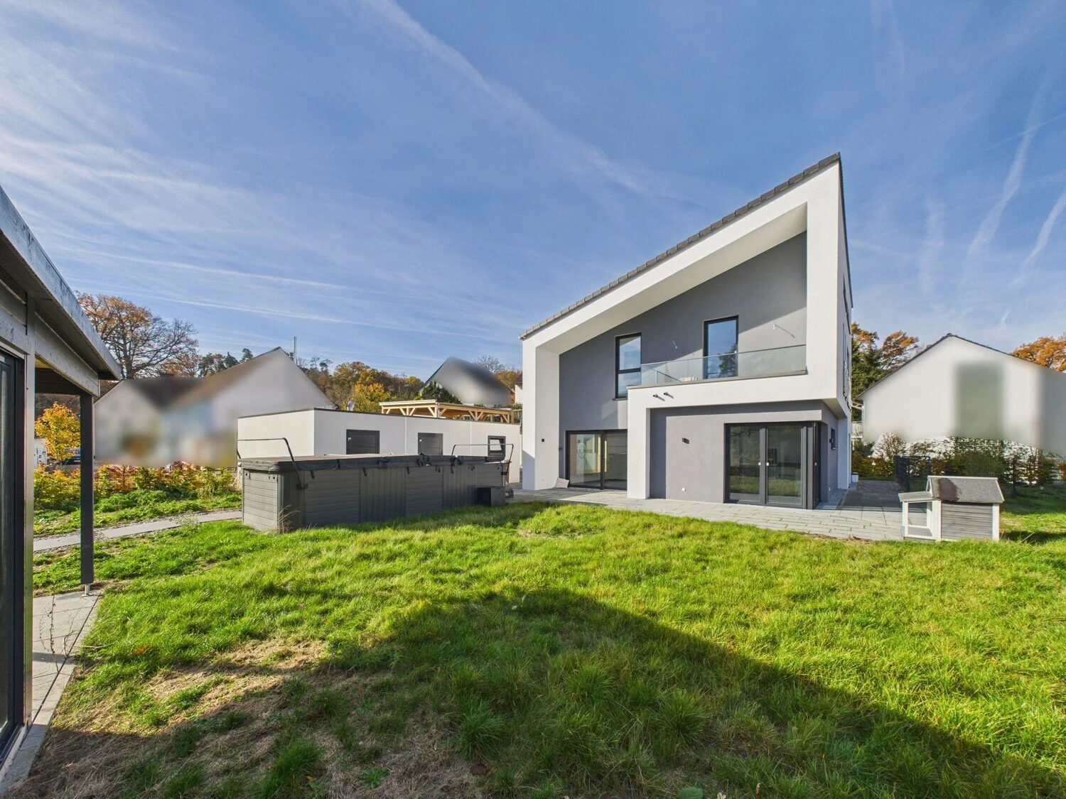 Exterior photo 3