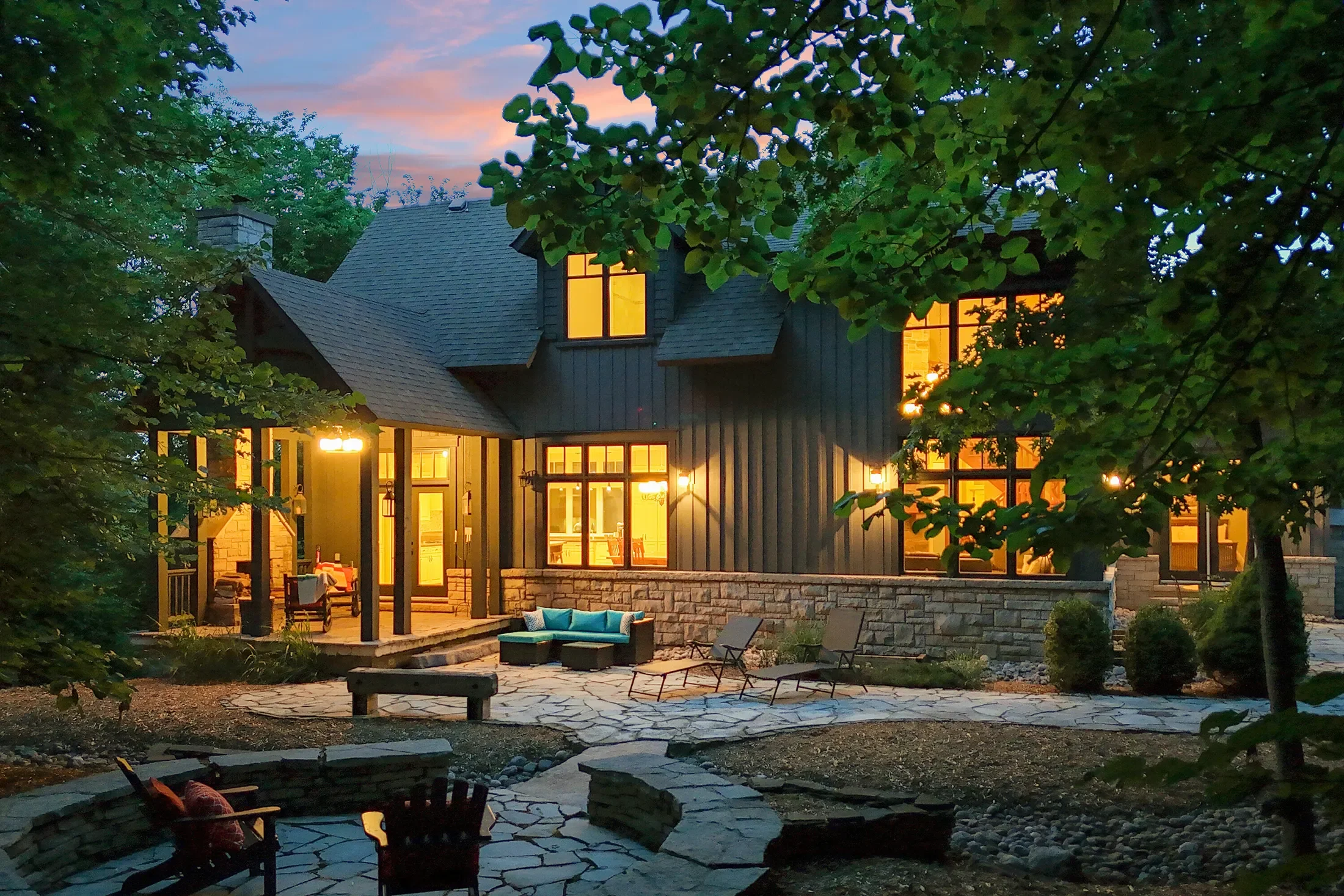 Exterior photo 6