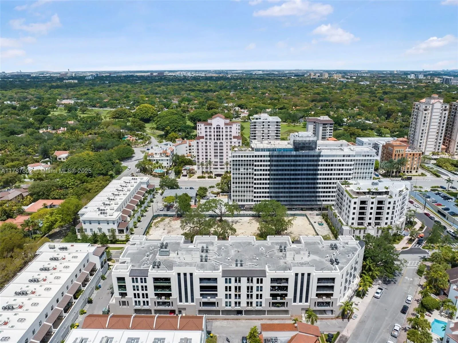 718 Valencia Ave 206, Coral Gables, Florida, United States. - Photo 52