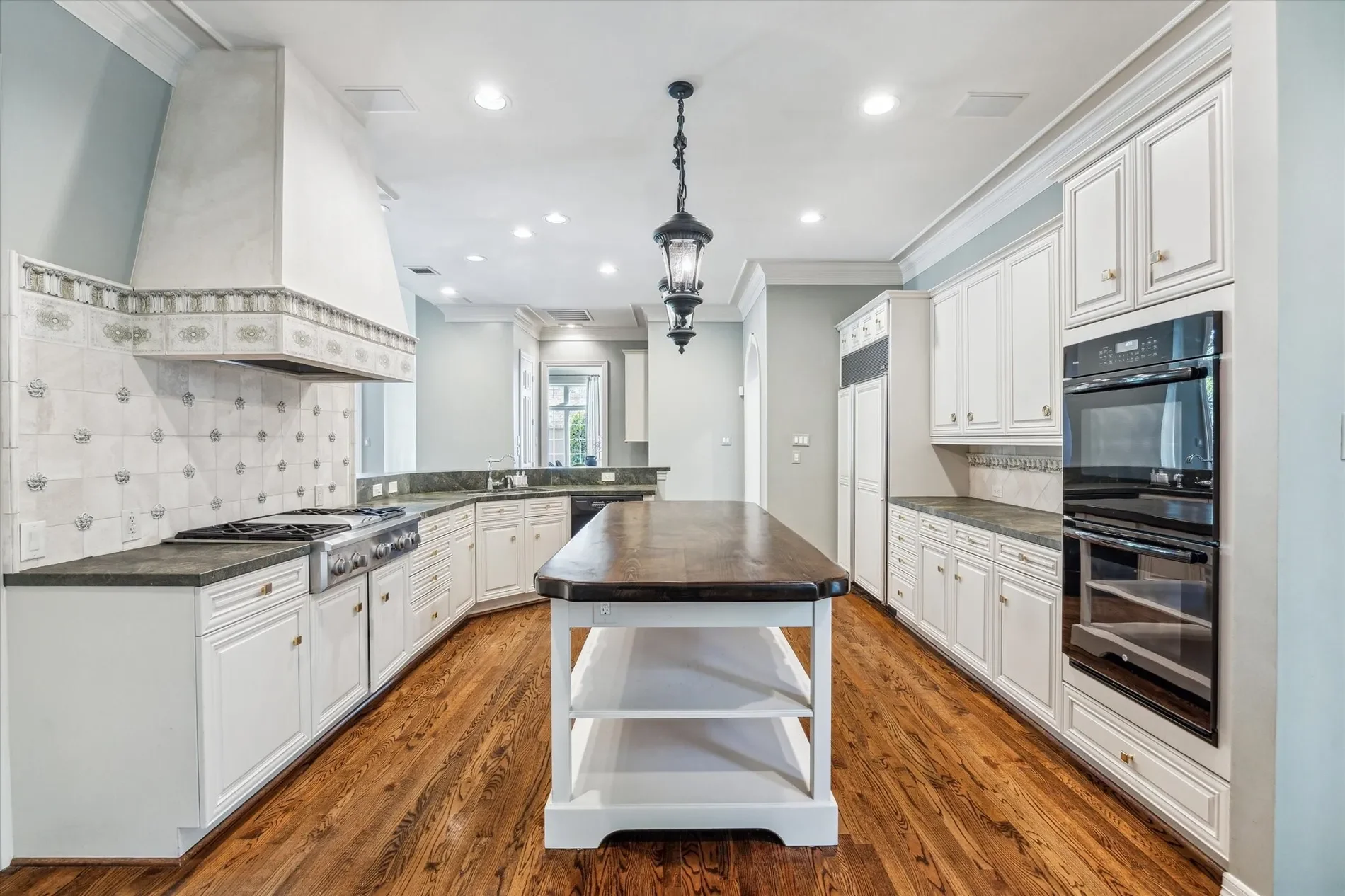 1 Exbury Way, Houston, TX 77056, Houston, Texas, United States. - Photo 11