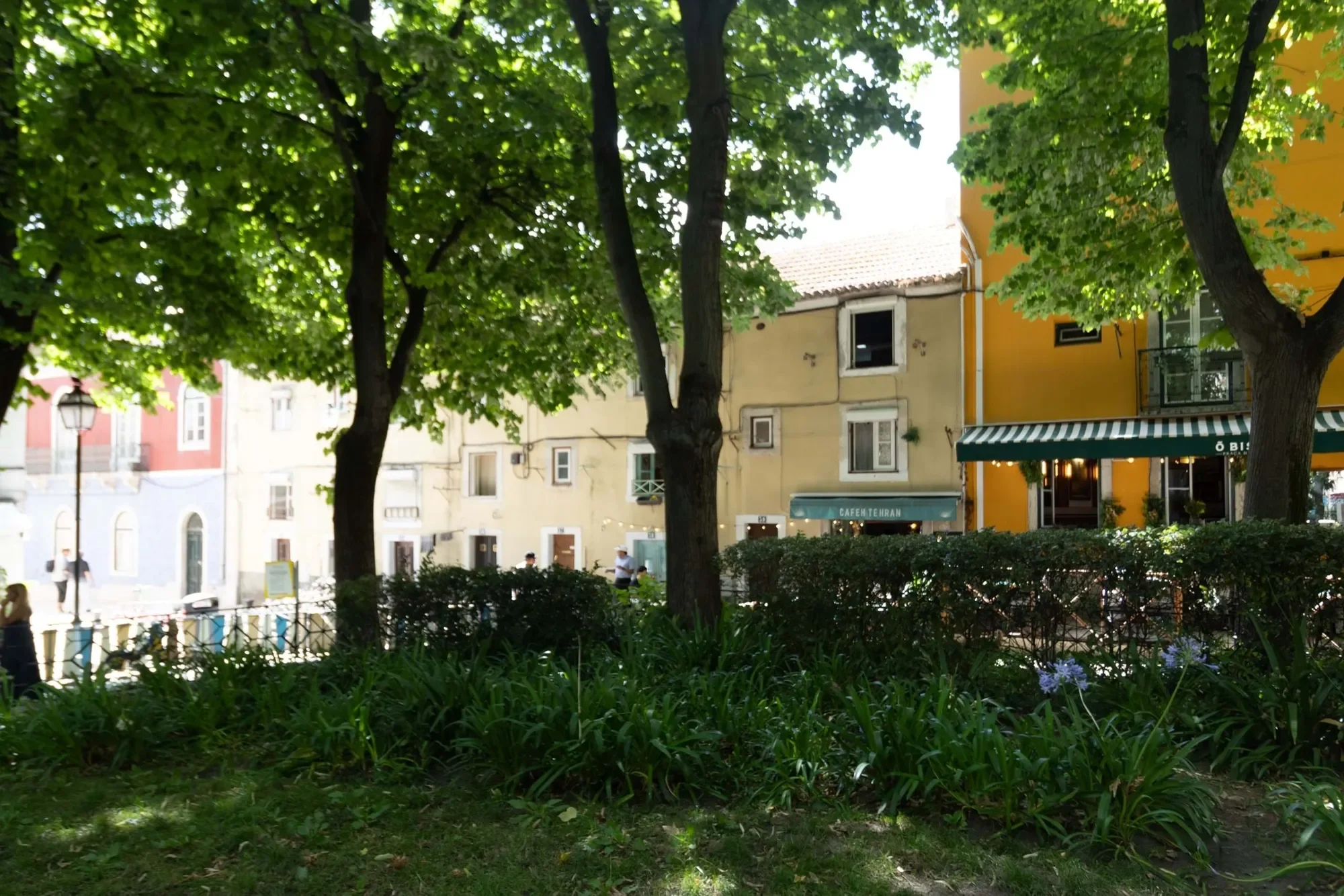 Praça das Flores (Mercês), Lisboa, Misericordia, Lisbon, Portugal. - Photo 5