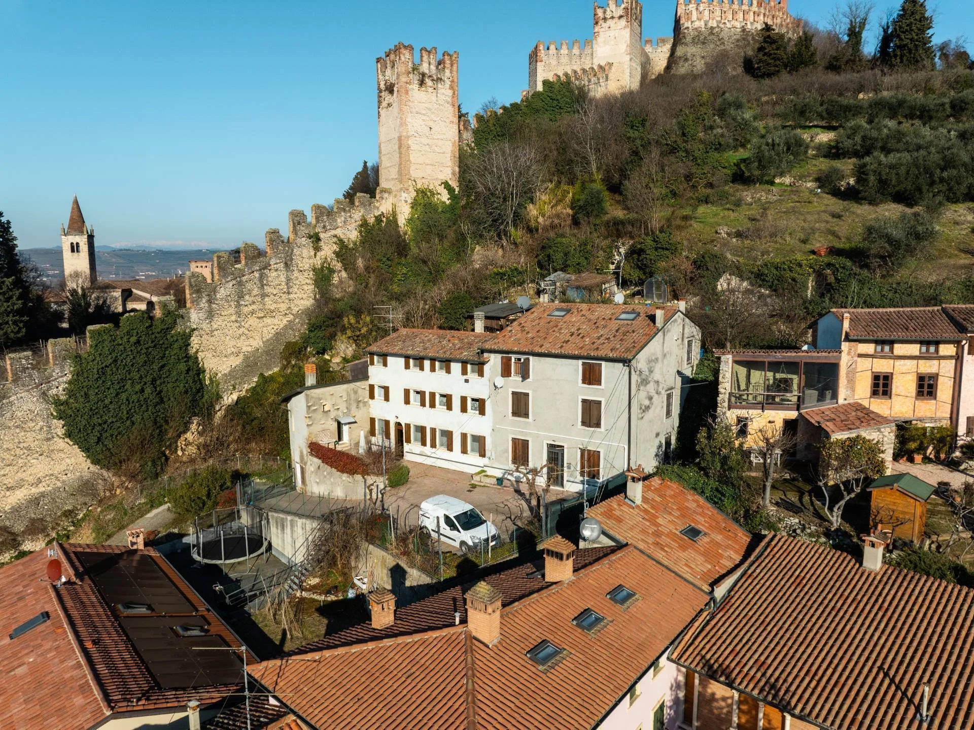 Via Adolfo Mattielli Pittore, Soave, Veneto, Italy. - Photo 32