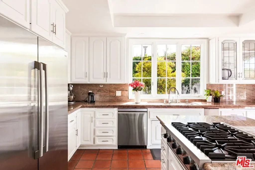 2113 Stoney Hill Road, Los Angeles, California, United States. - Photo 8