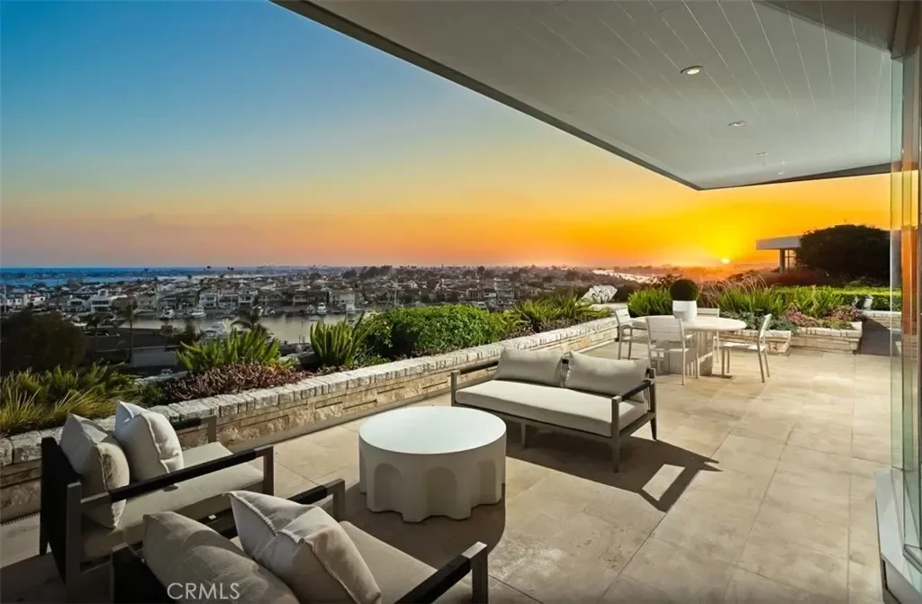 1535 Dolphin Terrace, Newport Beach, California, United States. - Photo 15