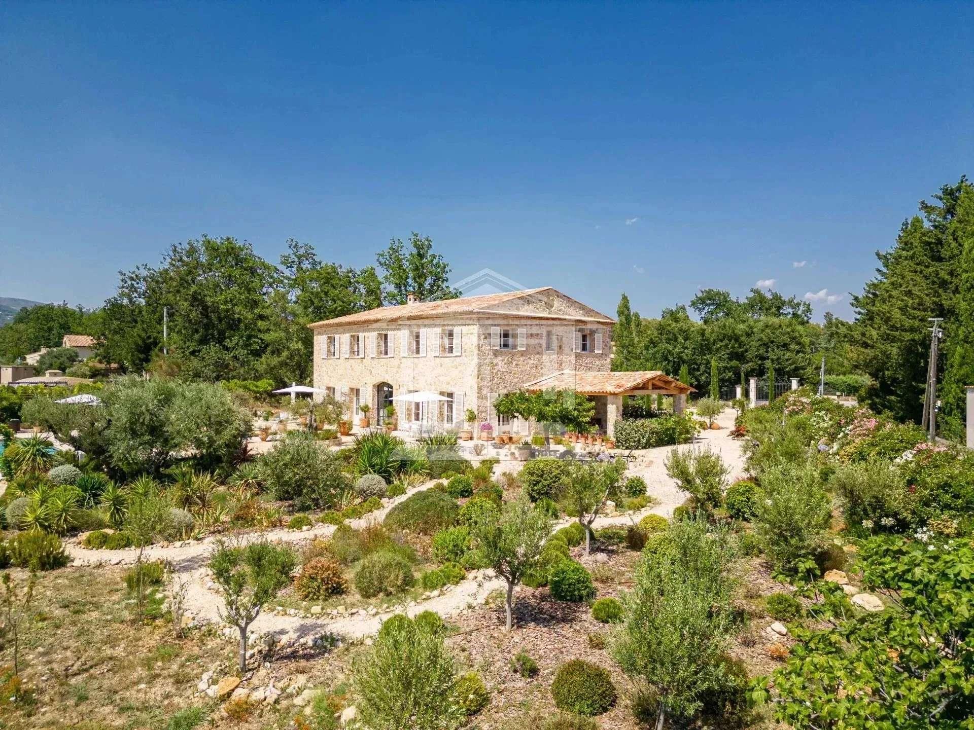 Exterior photo 10