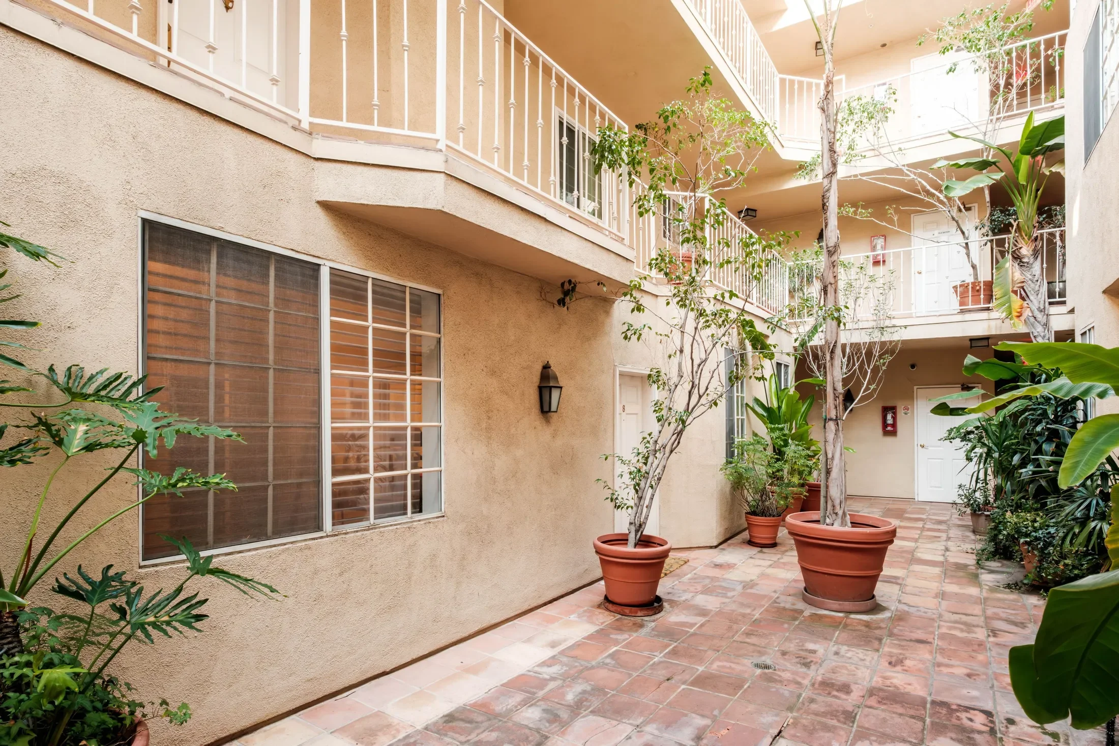 11445 Moorpark Street Unit 8, North Hollywood, CA 91602, Los Angeles, California, United States. - Photo 12