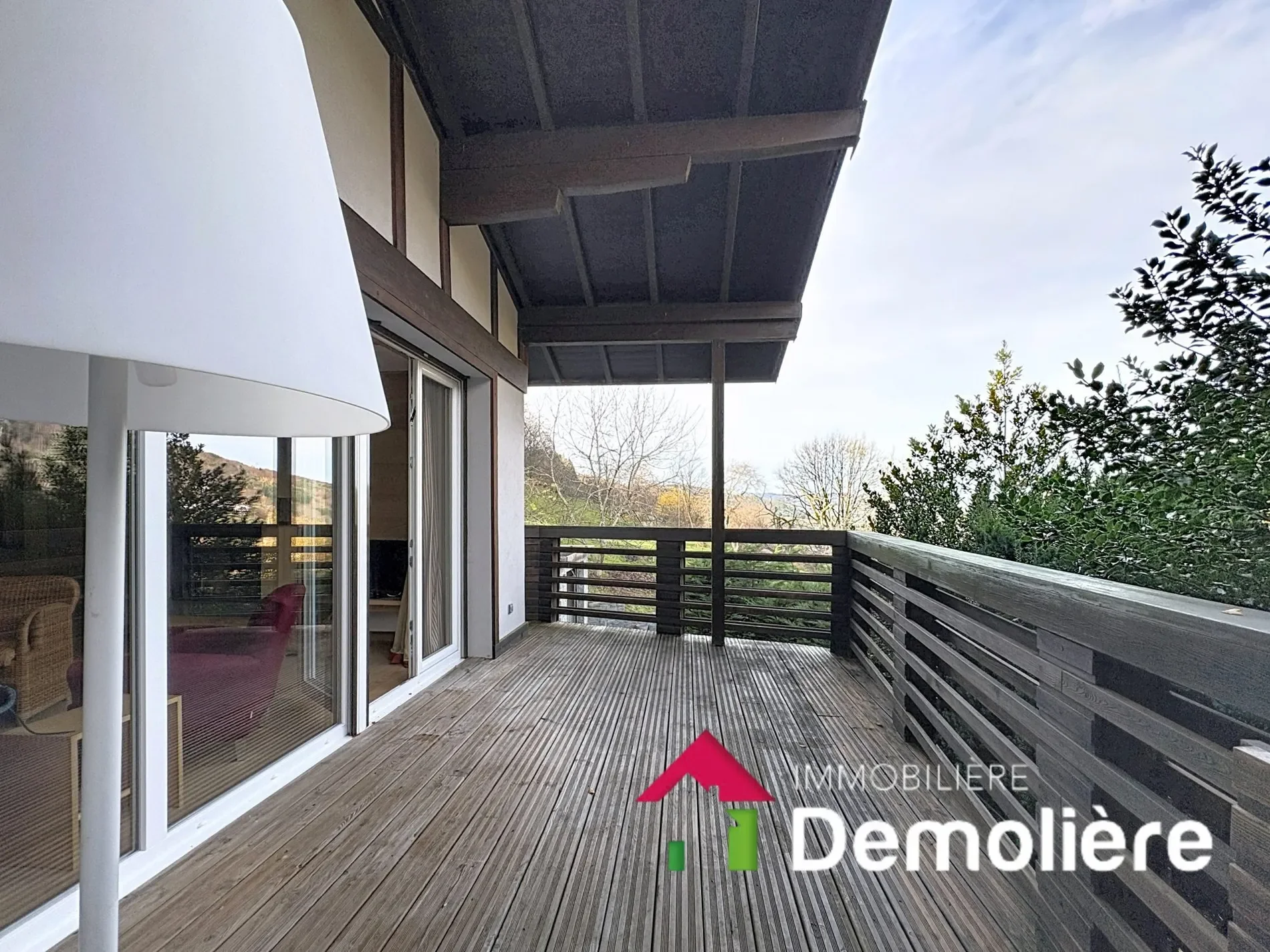 Exterior photo 4