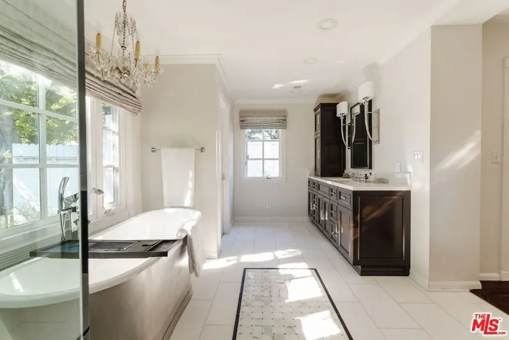 12510 Hortense Street, Los Angeles, California, United States. - Photo 17