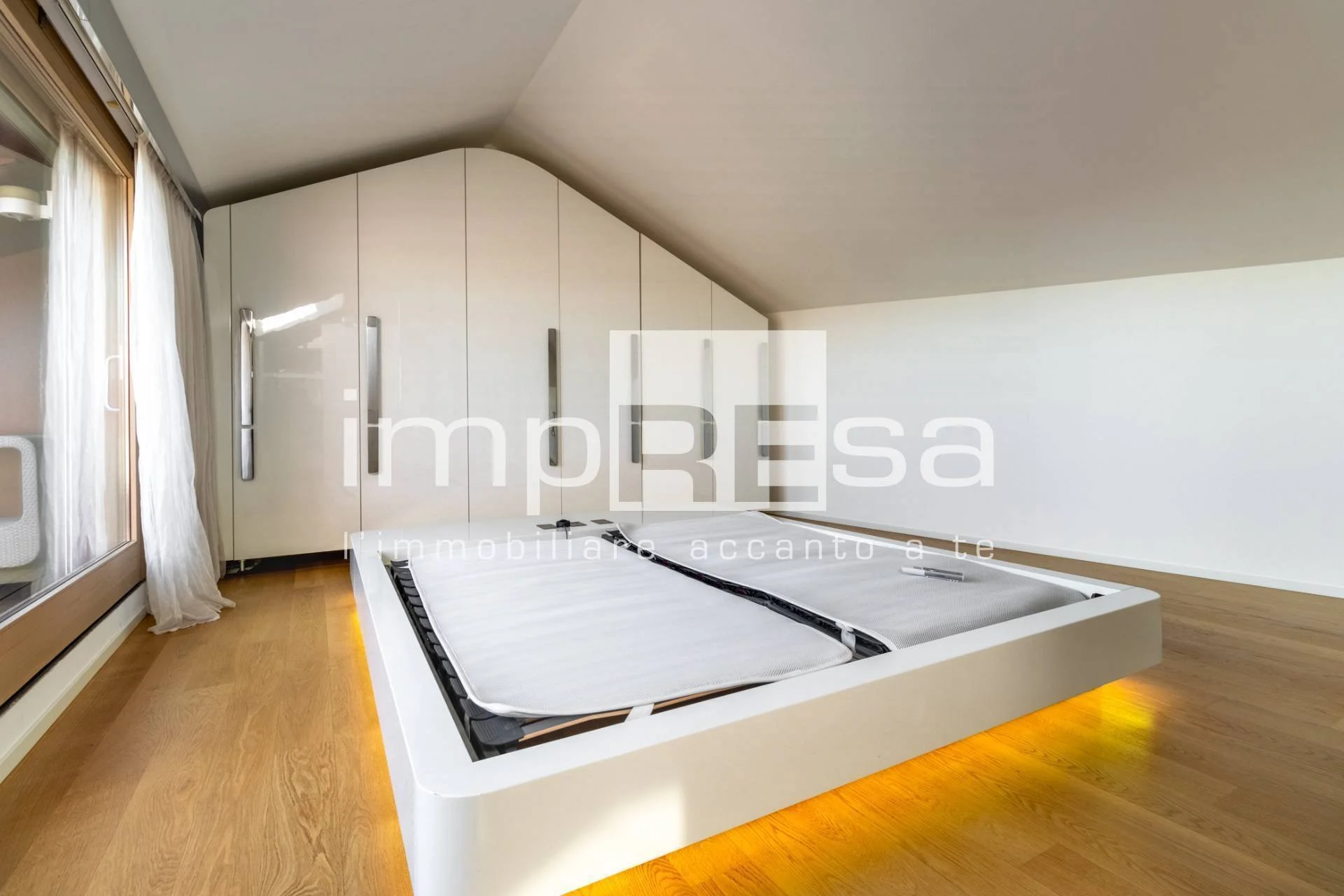 Gallery photo 12