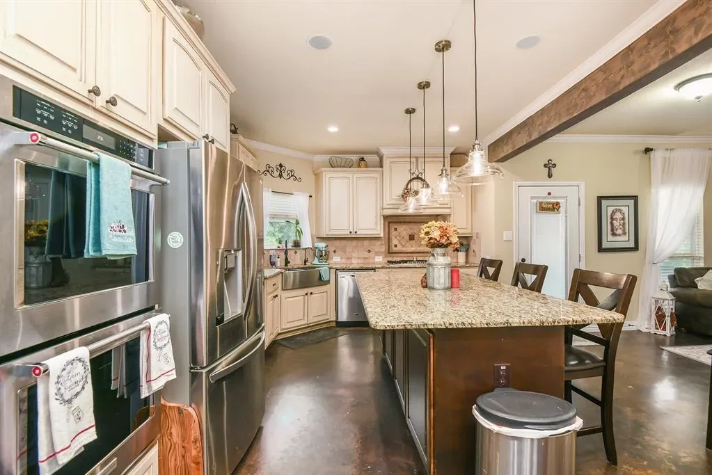 203 Saddle Ridge Court, Springtown, Texas, United States. - Photo 9