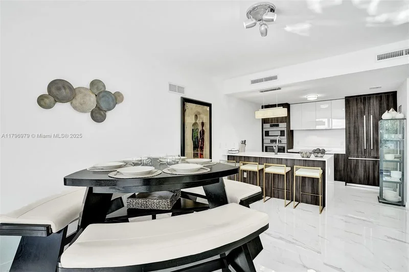 488 NE 18th St 208, Miami, Florida, United States. - Photo 21