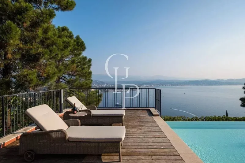 Exceptional sea view in Théoule - close to city center