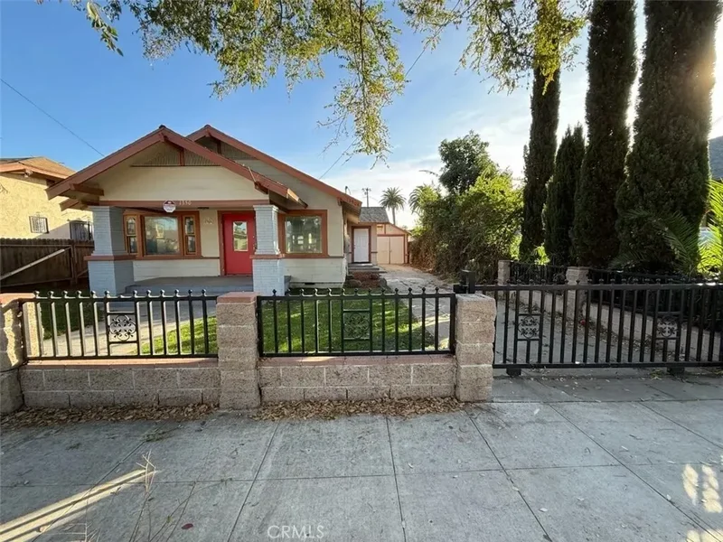 1350 E 8th, Signal Hill, California, United States. - Photo 3