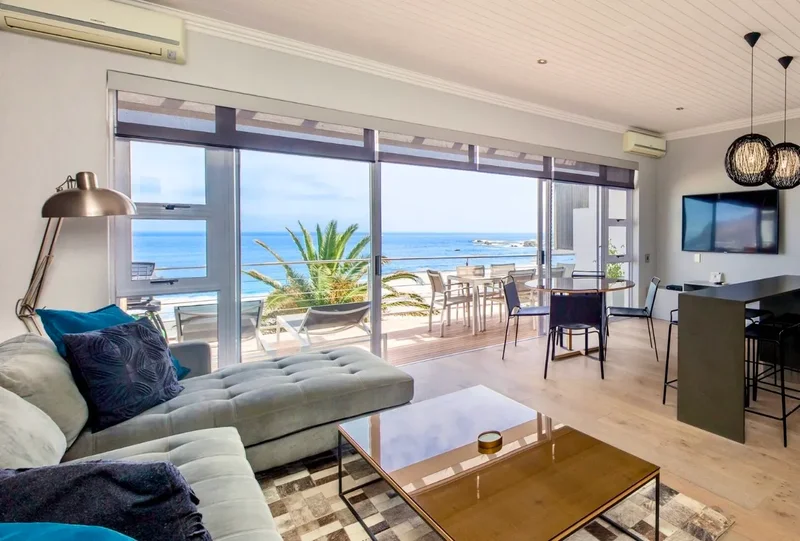 Magnificent 3 Bedroom Apartment On Camps Bay Strip