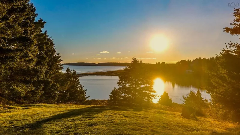 66 Beach Hill Road, Lunenburg, Nova Scotia, Canada. - Photo 36