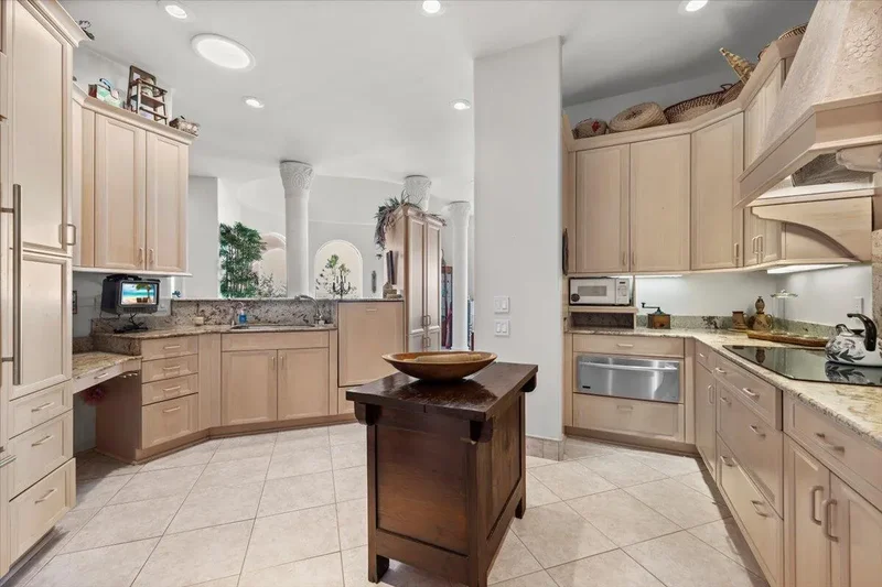 221 Wynnehaven Beach Road, Mary Esther, FL 32569, Mary Esther, Florida, United States. - Photo 18