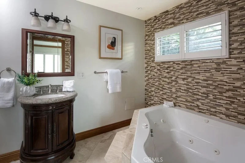 401 Holmwood, Newport Beach, California, United States. - Photo 14