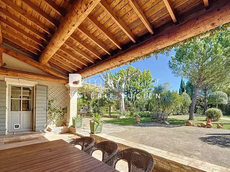Magnificent Provençal farmhouse on foot from the centre of Saint-Rémy-de-Provence