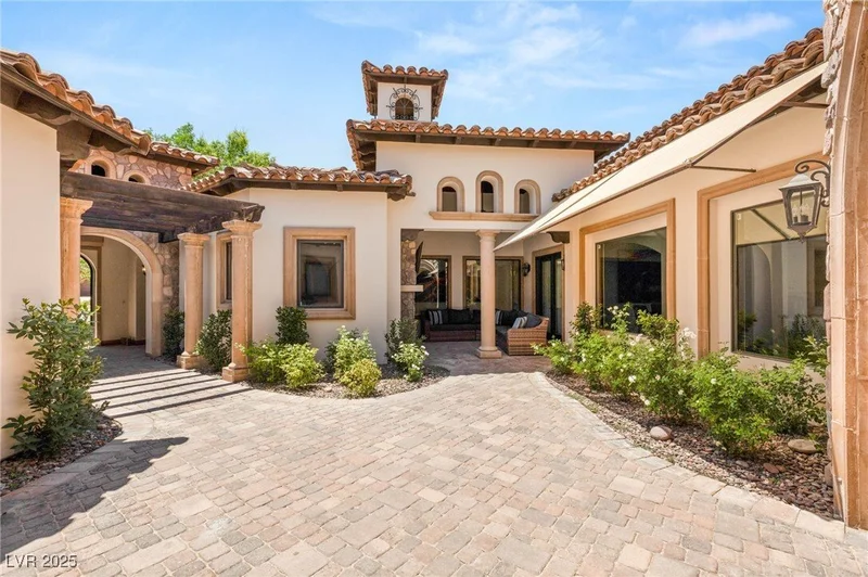 38 Pebble Dunes Court, Las Vegas, Nevada, United States. - Photo 5