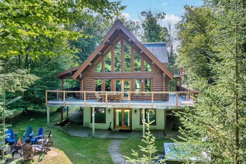 Luxury log cabin - great short term rental business