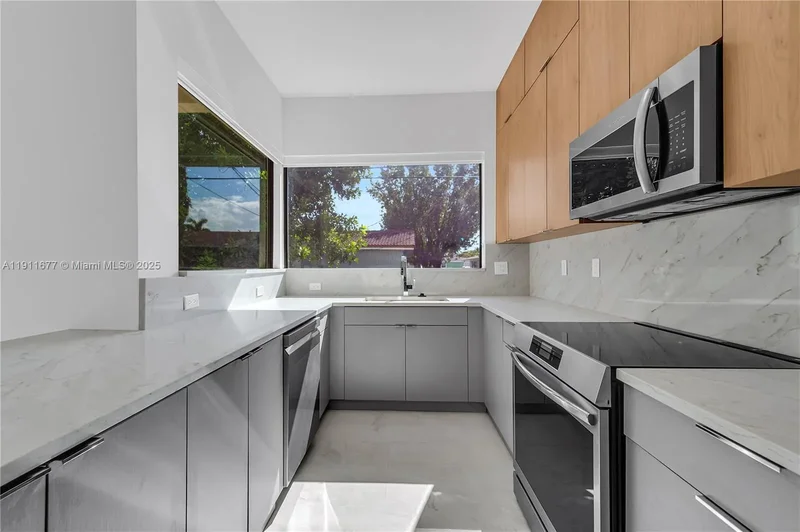 828 NE 14th St, Fort Lauderdale, Florida, United States. - Photo 35