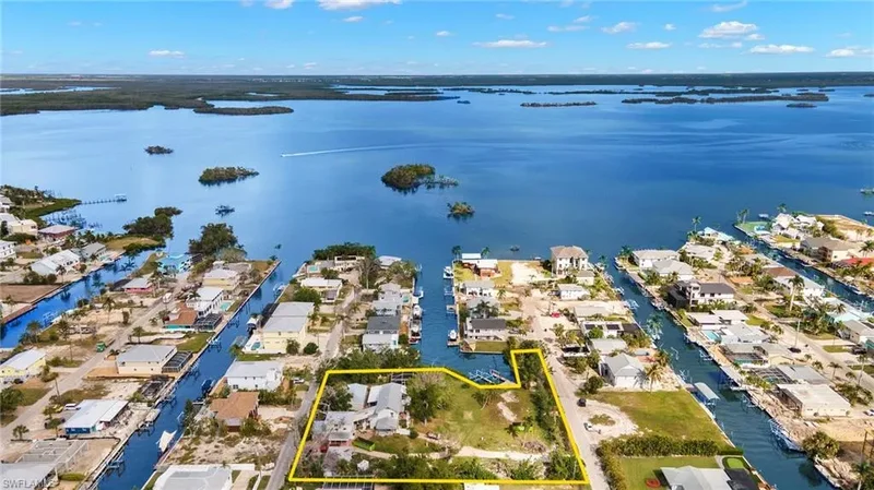 175 Bahia VIA, Fort Myers Beach, Florida, United States. - Photo 8
