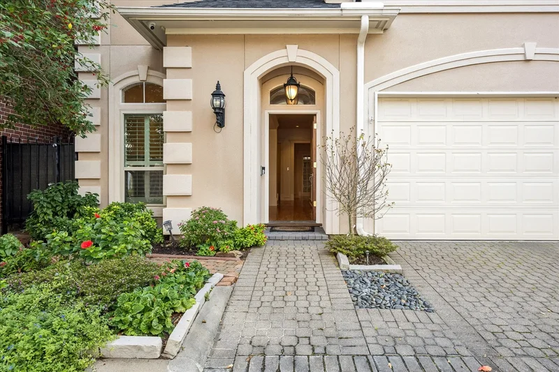 5823 Augusta Court, Houston, TX 77057, Houston, Texas, United States. - Photo 6