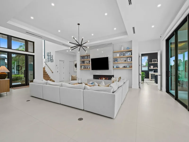 2420 NE 48th St, Lighthouse Point, Florida, United States. - Photo 16