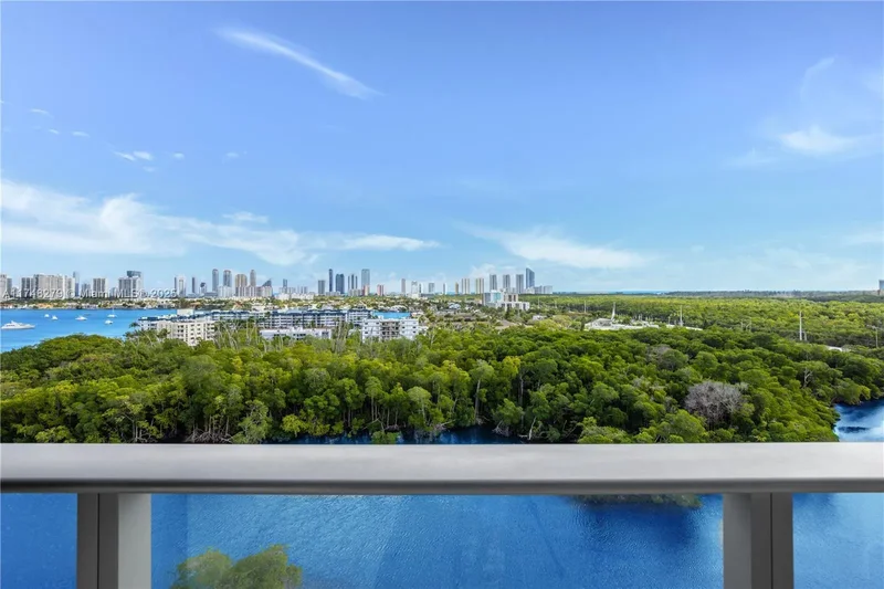 16385 Biscayne Blvd 1221, Golden Beach, Florida, United States. - Photo 11