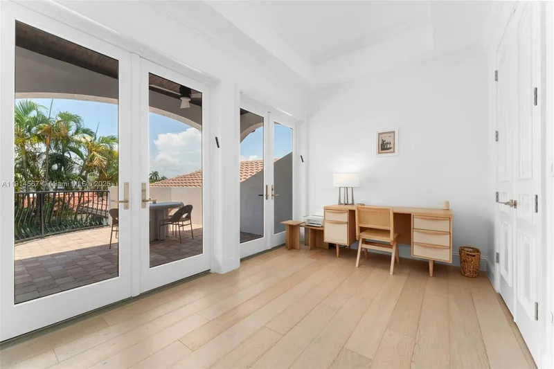 1210 95th St, Bal Harbour, Florida, United States. - Photo 48