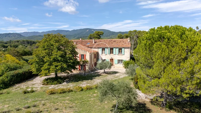 Mas à rénover à vendre à Grambois