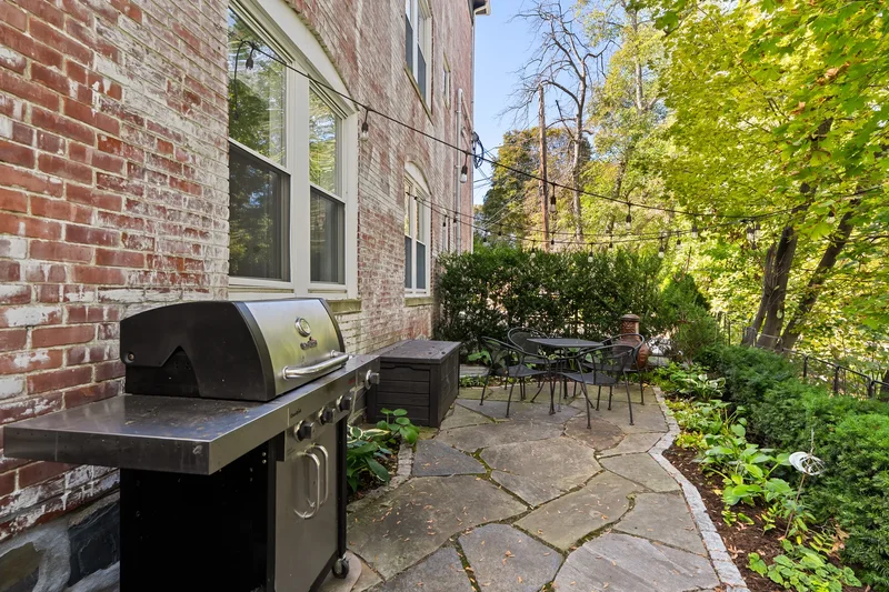 7  Court St Pl , Arlington, MA 02476, Arlington, Massachusetts, United States. - Photo 33