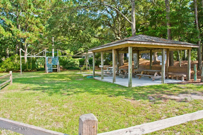 124 Dogwood Circle, Pine Knoll Shores, NC 28512, Pine Knoll Shores, North Carolina, United States. - Photo 21