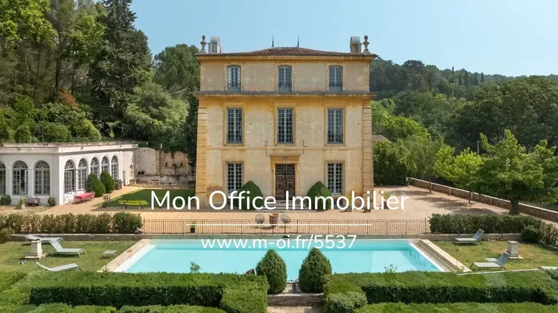 Référence : 5537-NGU - Bastide 8 pièces - 400m2 + gardien avec T2 et T1 + Orangeraie 80m2 + Piscine