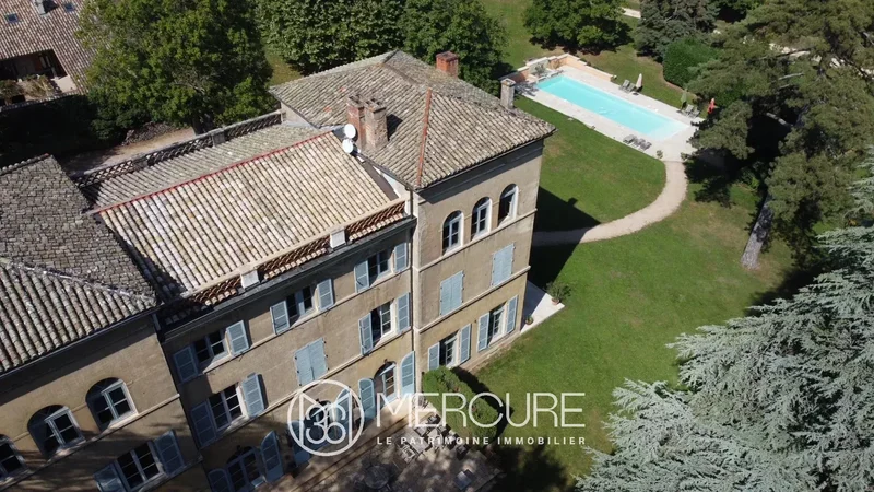 BEAUTIFUL PROPERTY OF THE XIXth CENTURY OF TUSCAN STYLE IN THE HEART OF A CLOSED PARK AND RAISES ABO