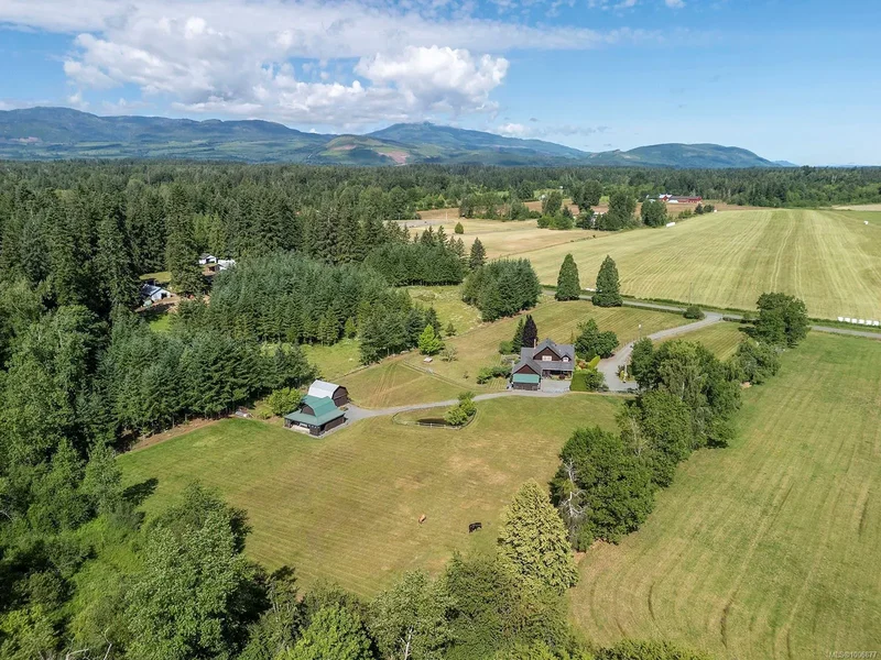3713 Dove Creek Rd, Courtenay, British Columbia, Canada. - Photo 50