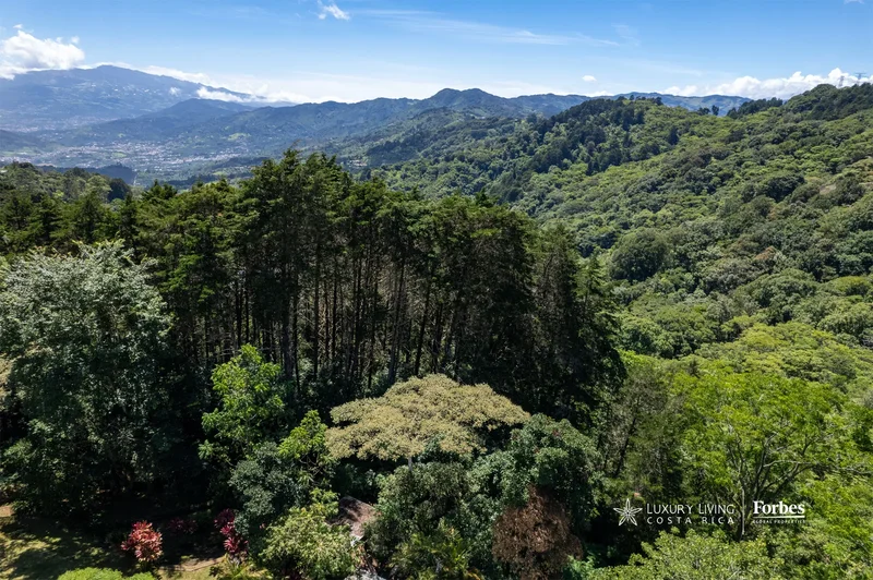 21048 - Property in the Tarbaca Mountains