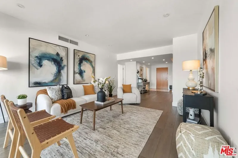 13600 Marina Pointe Drive 1904, Marina del Rey, California, United States. - Photo 46