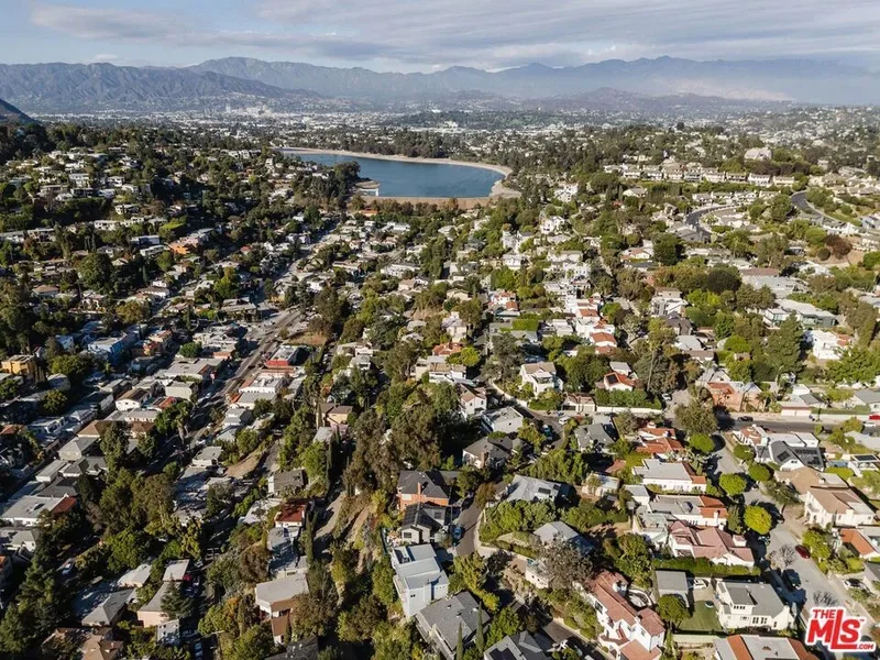 1541 Silverwood Terrace, Los Angeles, California, United States. - Photo 5
