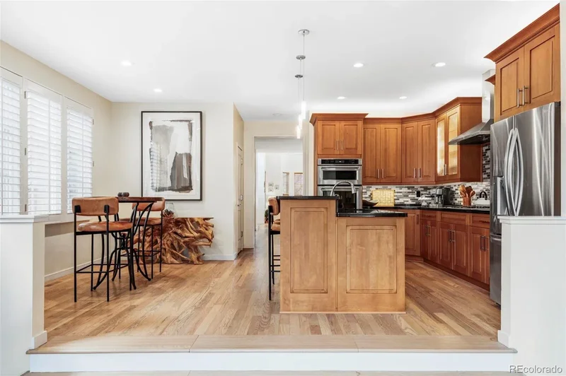 6 S Madison Street, Denver, Colorado, United States. - Photo 8