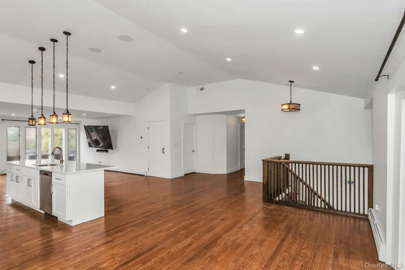 1815 Cynthia Lane, Merrick, New York, United States. - Photo 5