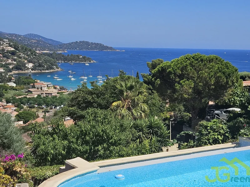 Sea view villa in Saint Clair