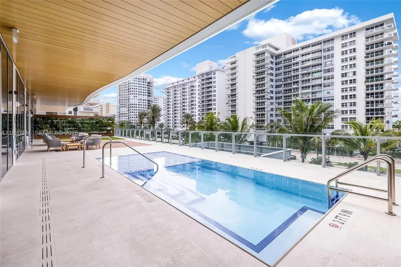 5775 Collins Ave, Miami Beach, Florida, United States. - Photo 29