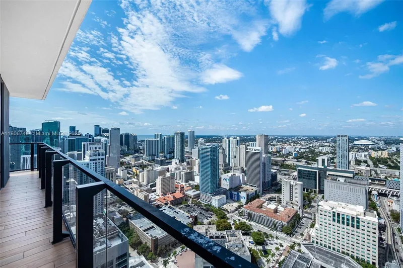 398 NE 5th St, Miami, FL 33132, Miami, Florida, United States. - Photo 22
