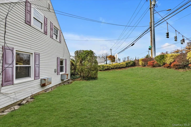 1 Ranch Lane, Levittown, New York, United States. - Photo 17