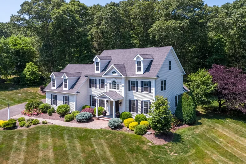 Spacious, Immaculately Maintained Colonial Shows Like New