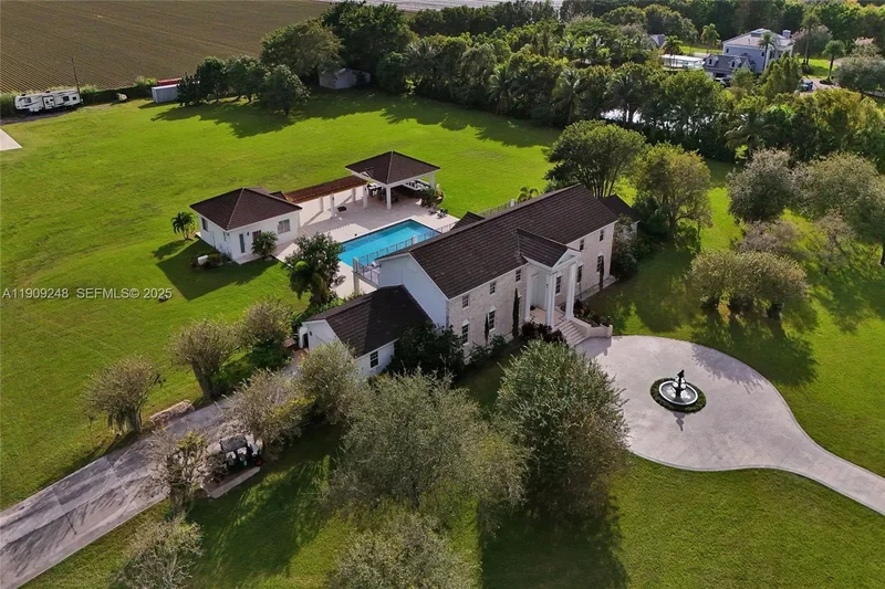 18300 SW 158th St, Miami, Florida, United States. - Photo 4