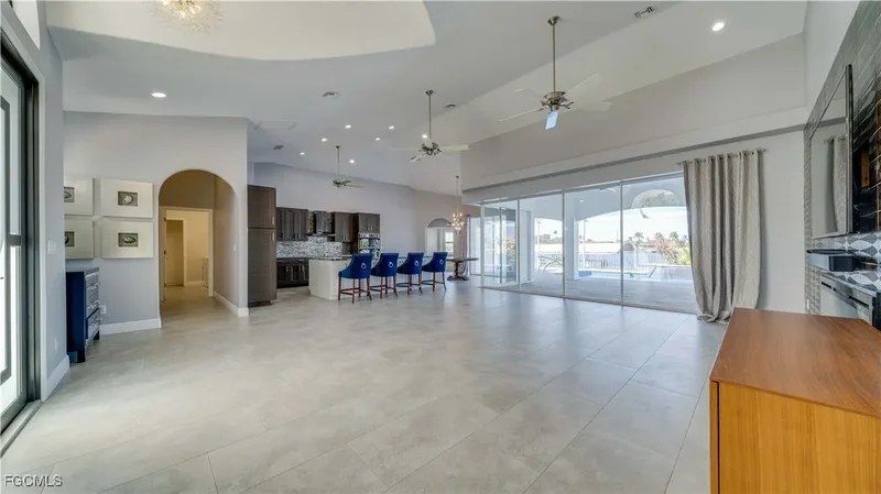 313 SE 33rd Terrace, Cape Coral, FL 33904, Cape Coral, Florida, United States. - Photo 5